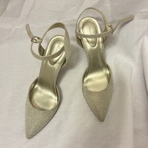 Bandolino Ginata d'Orsay Pointed Toe Pumps Size 8M